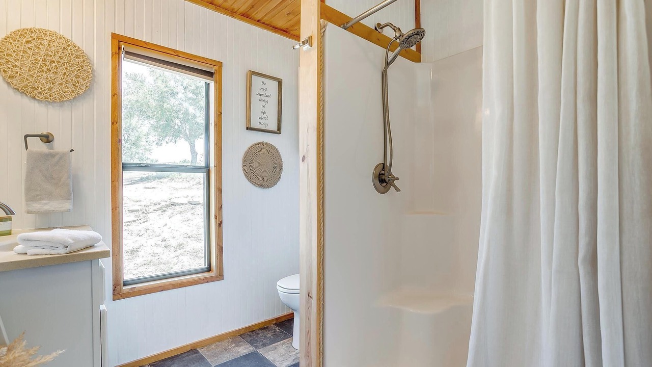 Photo of Bathroom in Paluxy