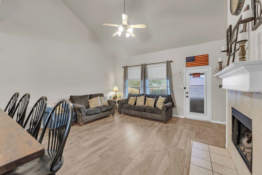 Photo of Livingroom in Burleson