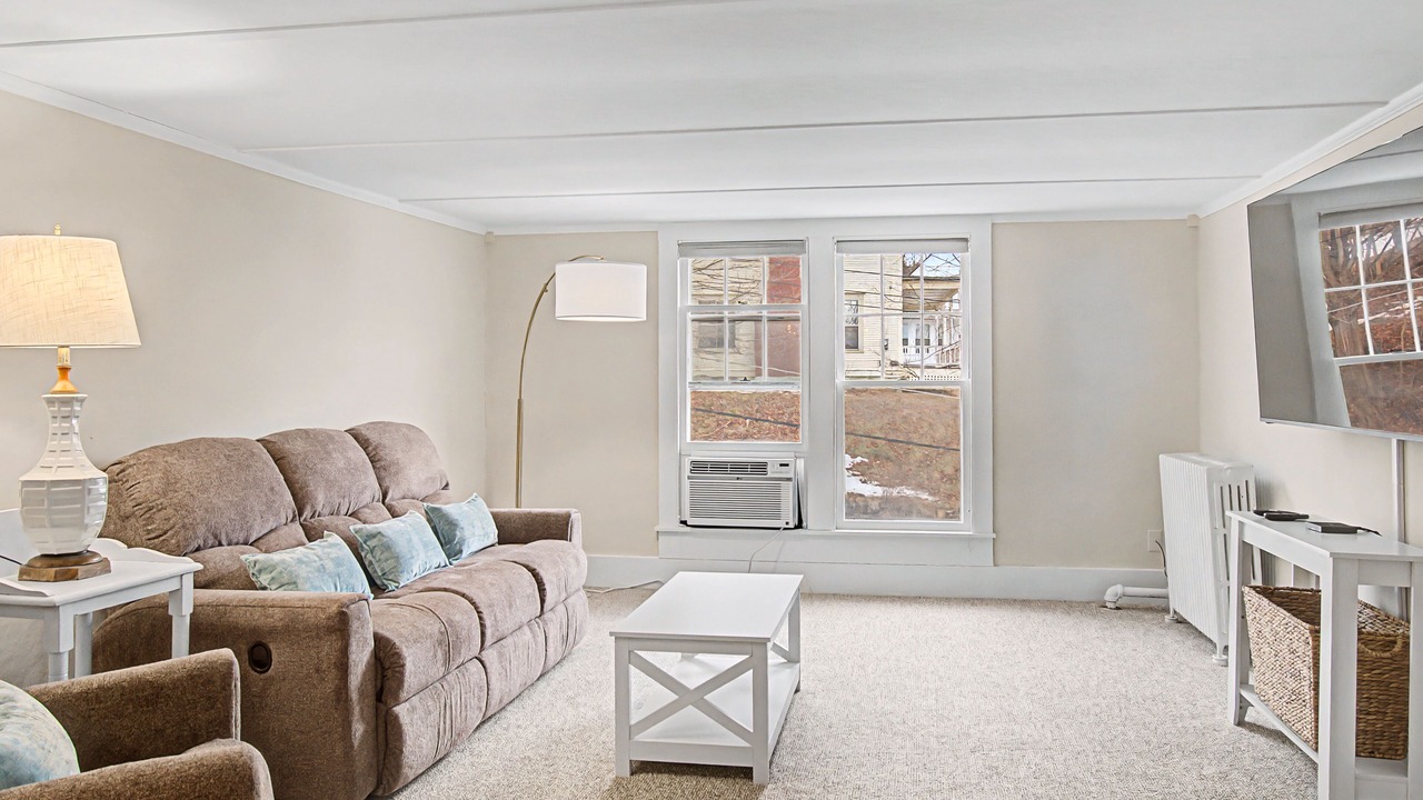 Photo of Livingroom in Barre