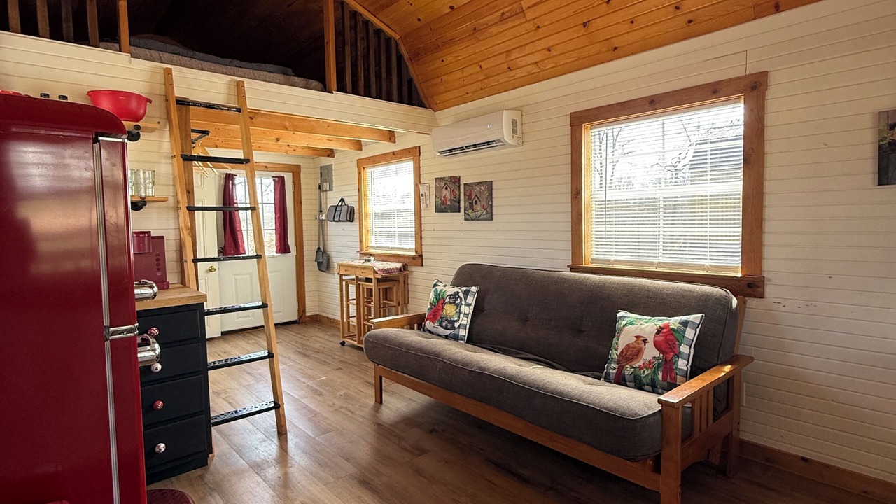Photo of Livingroom in Cassville