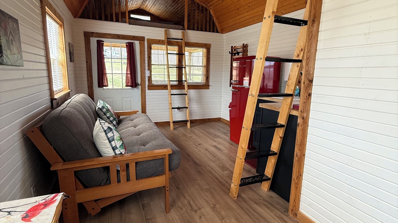 Photo of Livingroom in Cassville
