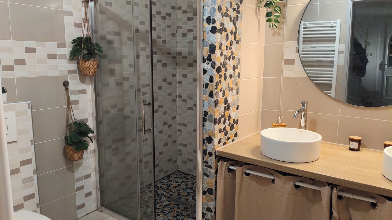 Photo of Bathroom in Vailhauques