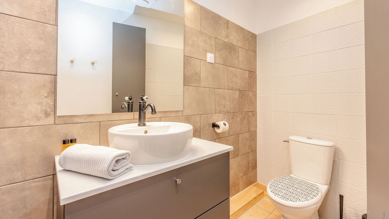 Photo of Bathroom in Castelnau-de-Montmiral