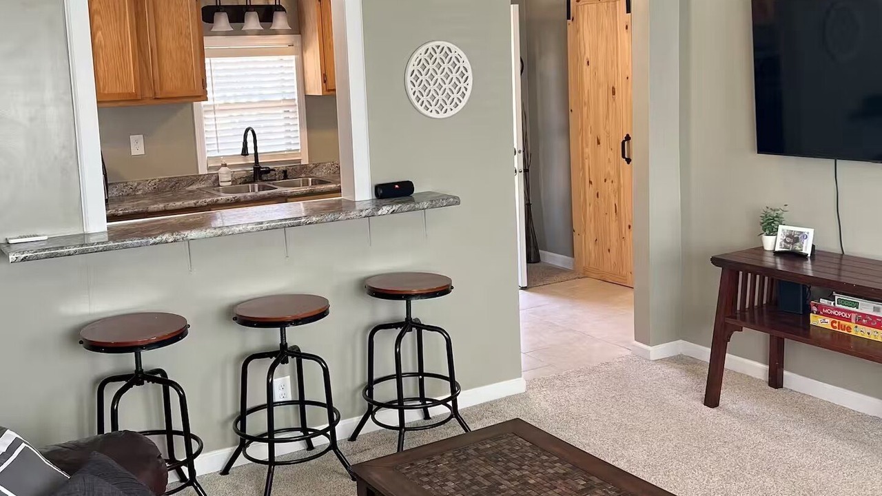 Photo of Livingroom in Newton