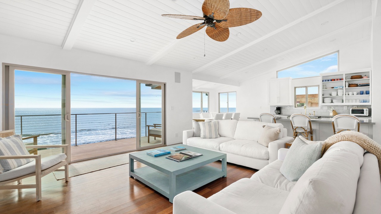Photo of Livingroom in Western Malibu