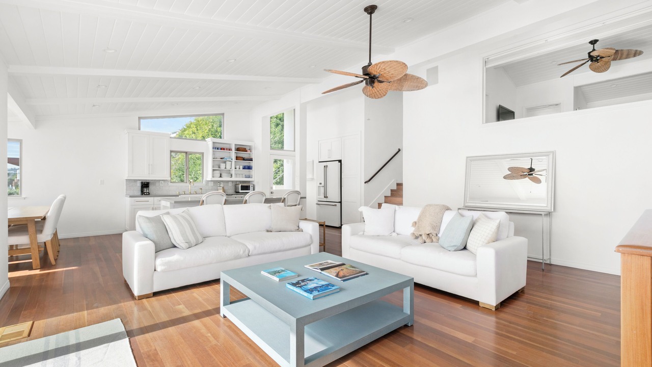 Photo of Livingroom in Western Malibu