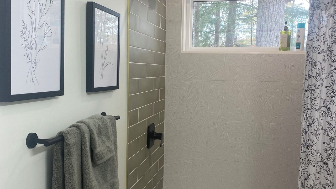 Photo of Bathroom in Seeleys Bay