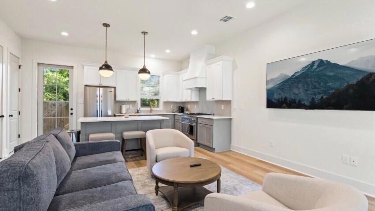 Photo of Livingroom in Lafayette