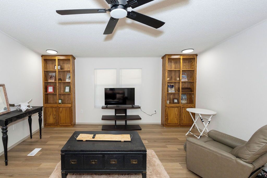 Photo of Livingroom in Tussy