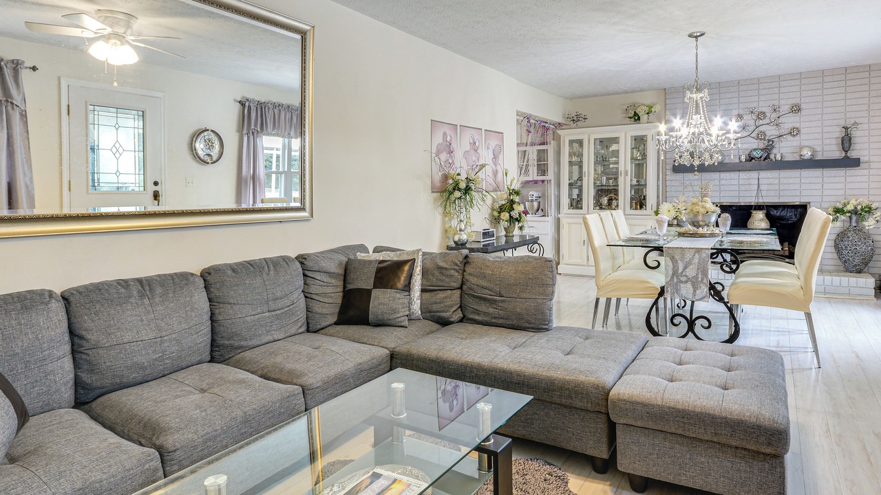 Photo of Livingroom in Mount Airy
