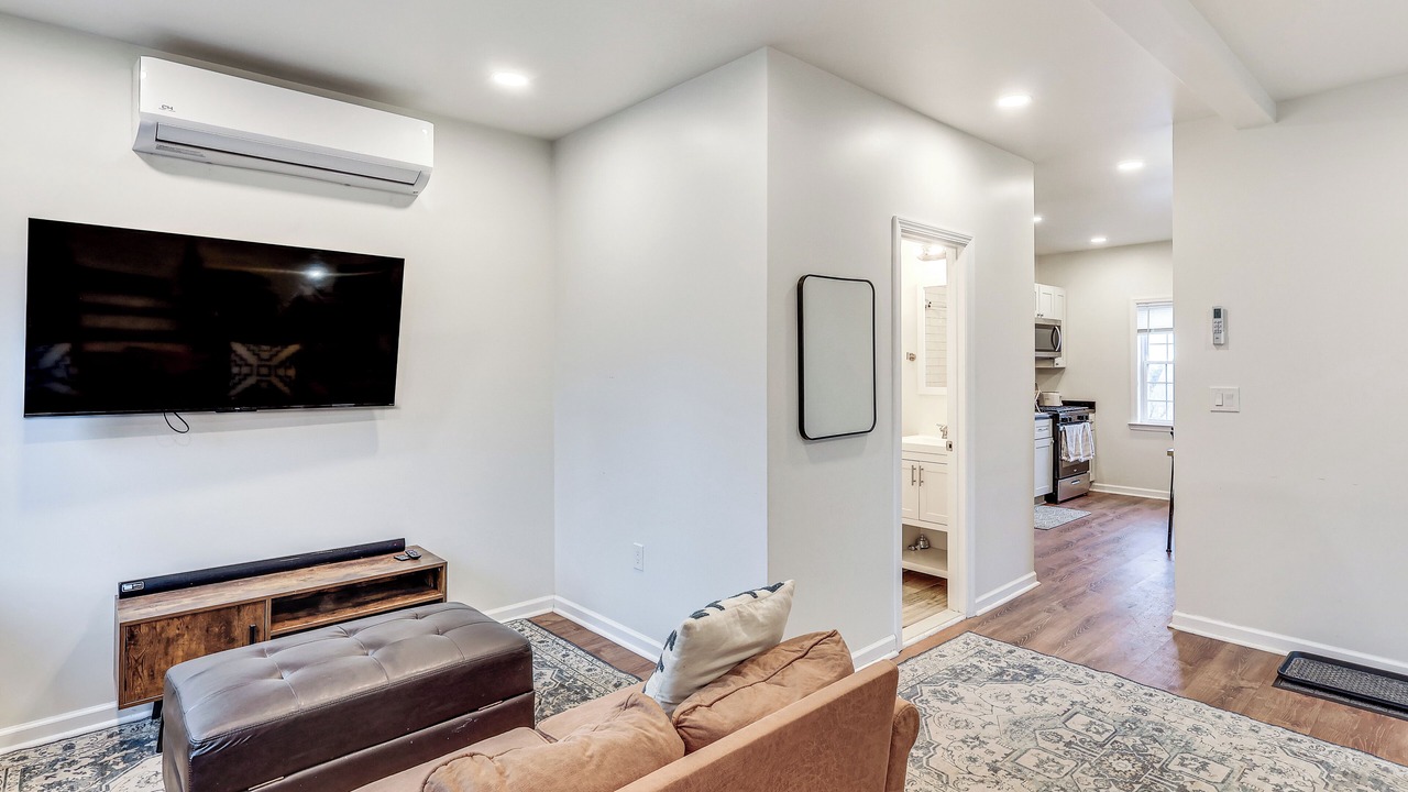 Photo of Livingroom in Belleville