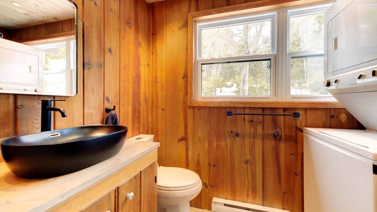 Photo of Bathroom in Memphremagog Regional County Municipality