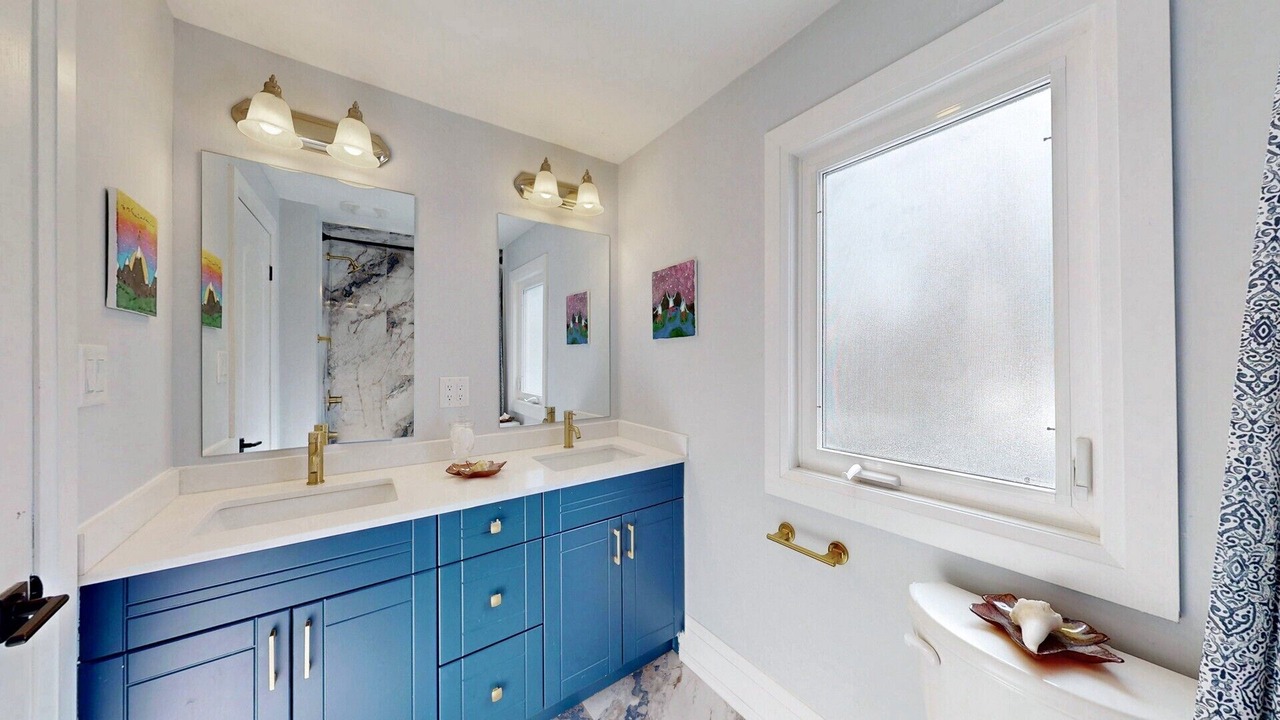 Photo of Bathroom in York Regional Municipality
