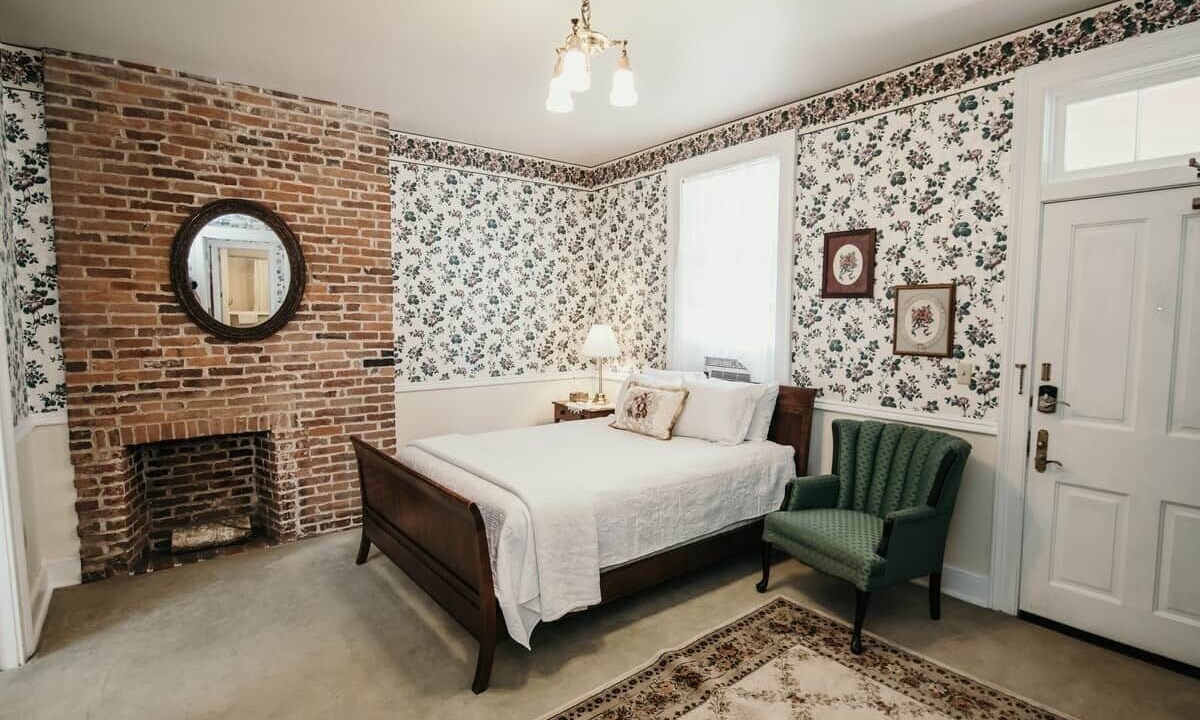 Photo of Bedroom in Elizabethtown