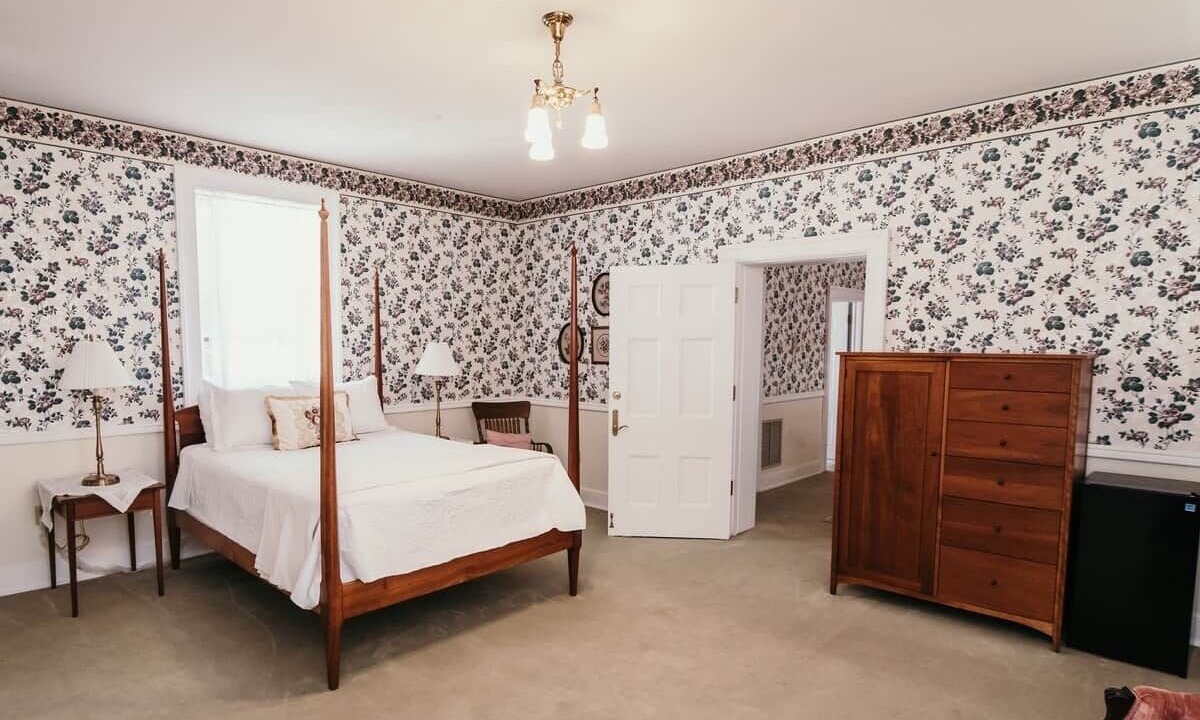 Photo of Bedroom in Elizabethtown
