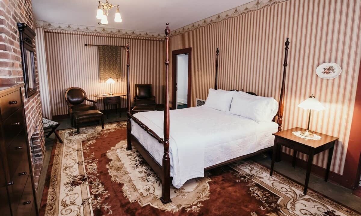 Photo of Bedroom in Elizabethtown