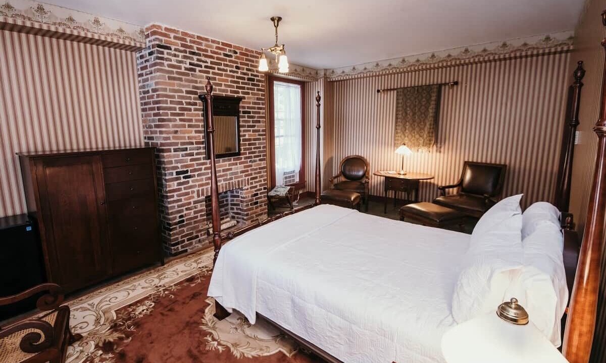 Photo of Bedroom in Elizabethtown