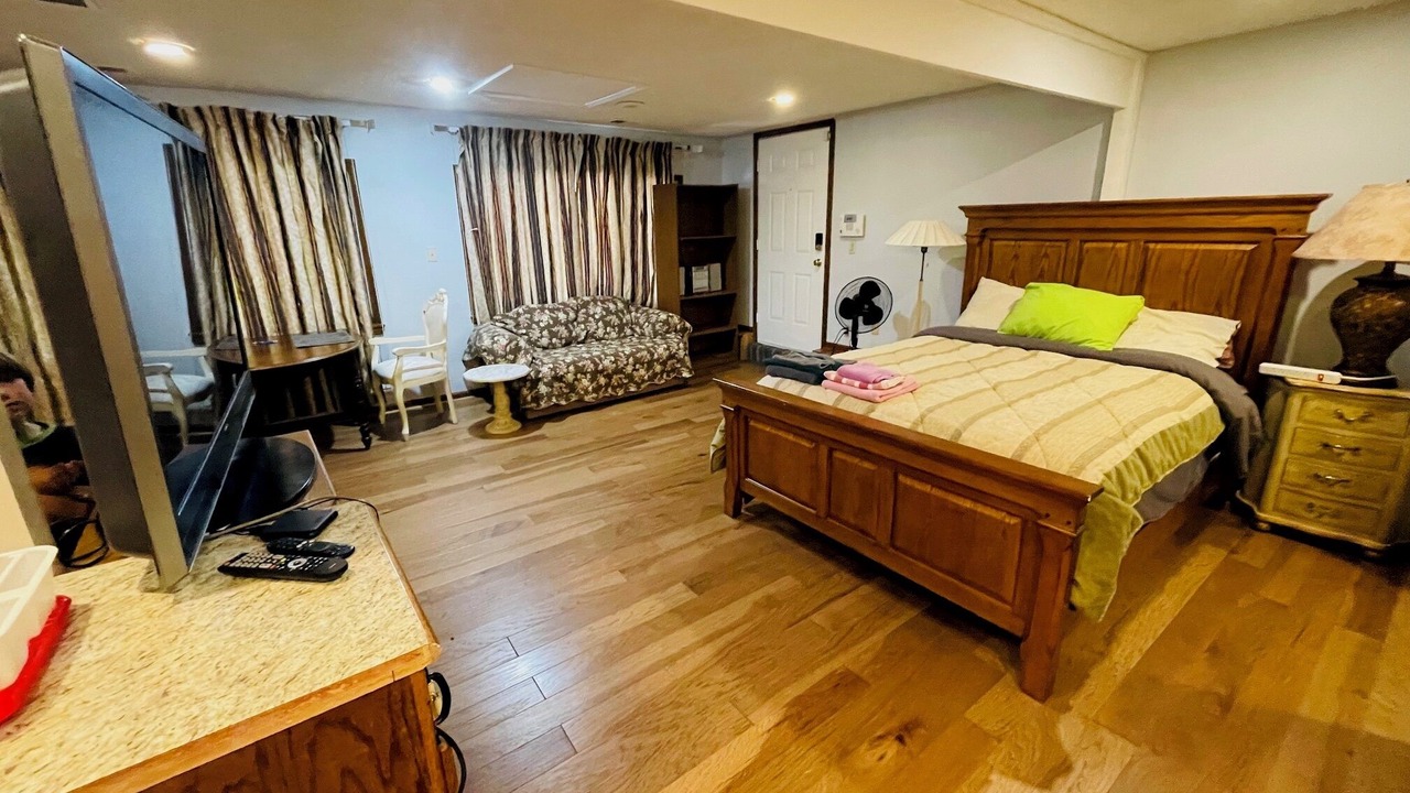 Photo of Bedroom in South Kansas City