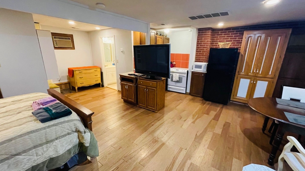 Photo of Bedroom in South Kansas City