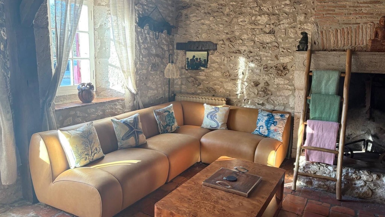 Photo of Livingroom in Saint-Andre-et-Appelles