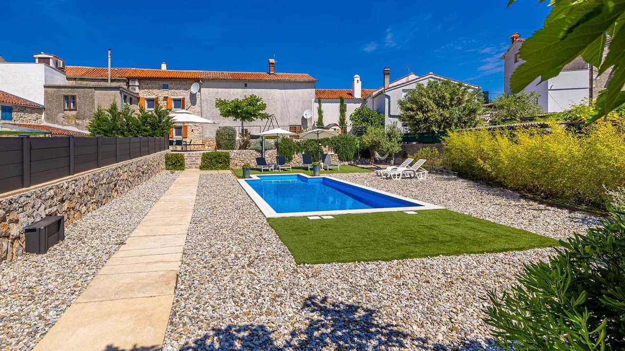 Photo of Outdoor in Brzac