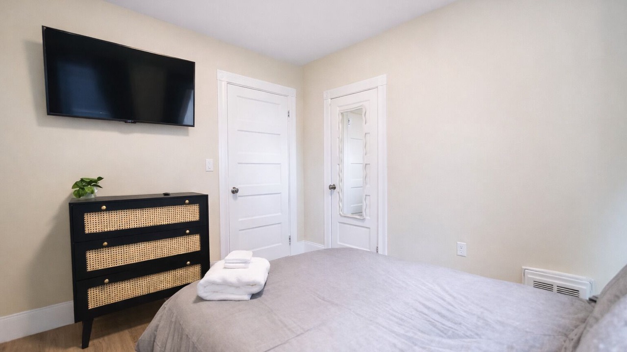 Photo of Bedroom in East Somerville
