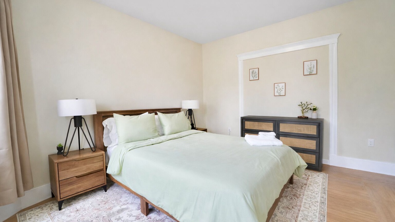 Photo of Bedroom in East Somerville