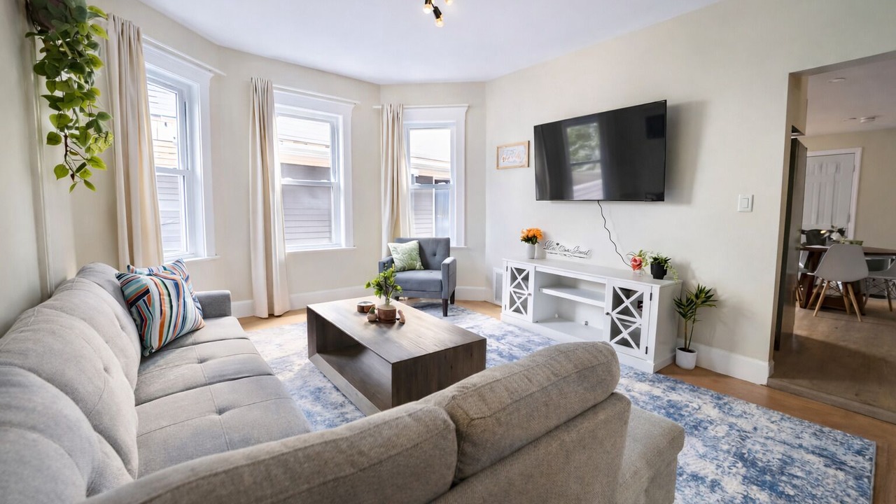 Photo of Livingroom in East Somerville