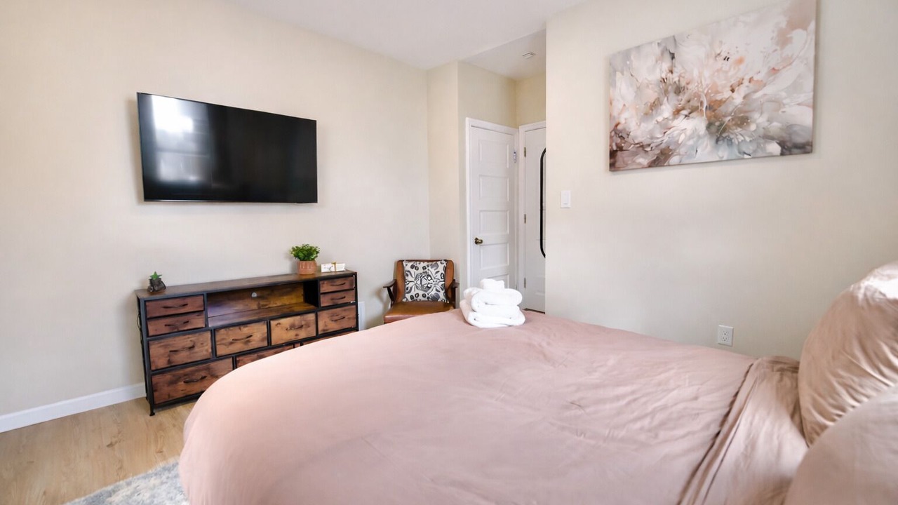 Photo of Bedroom in East Somerville