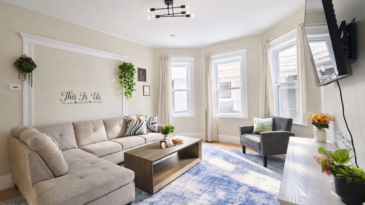 Photo of Livingroom in East Somerville