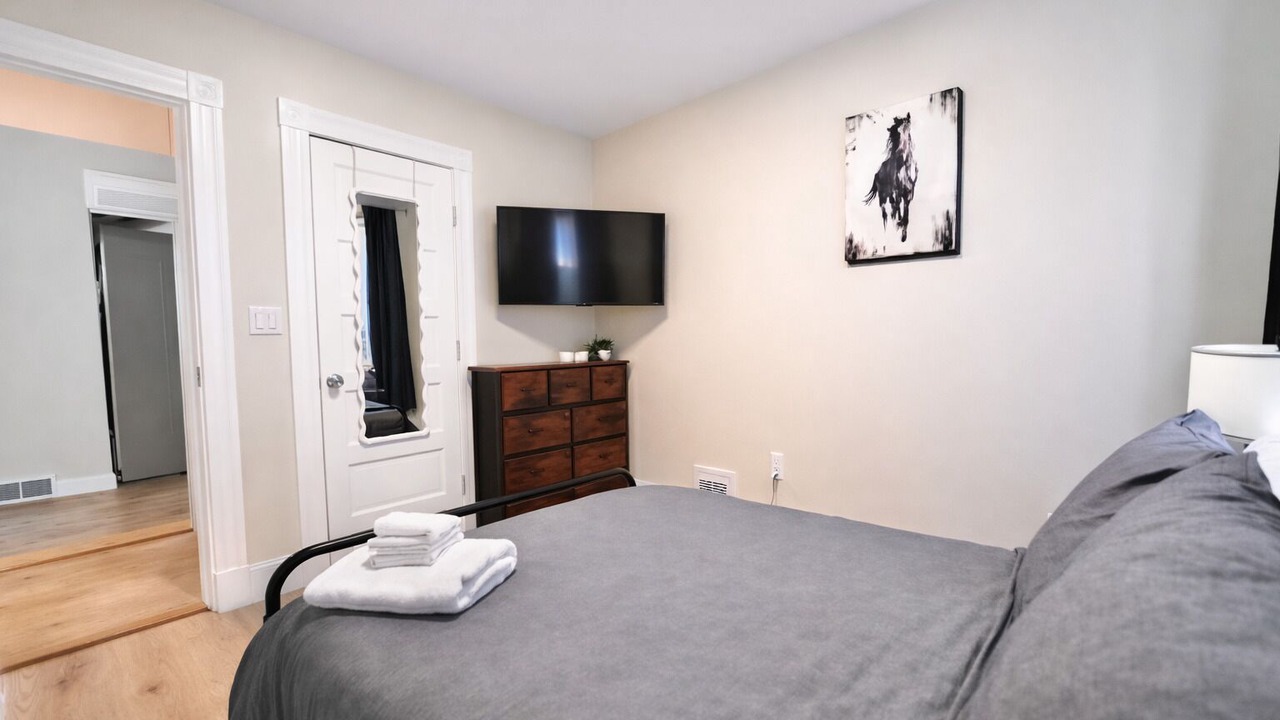 Photo of Bedroom in East Somerville