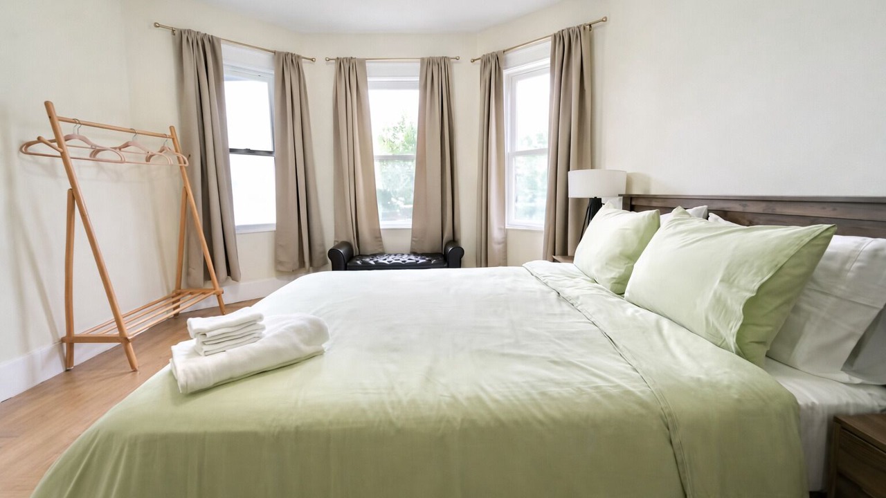 Photo of Bedroom in East Somerville