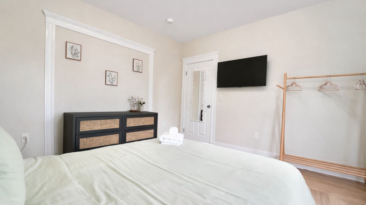 Photo of Bedroom in East Somerville