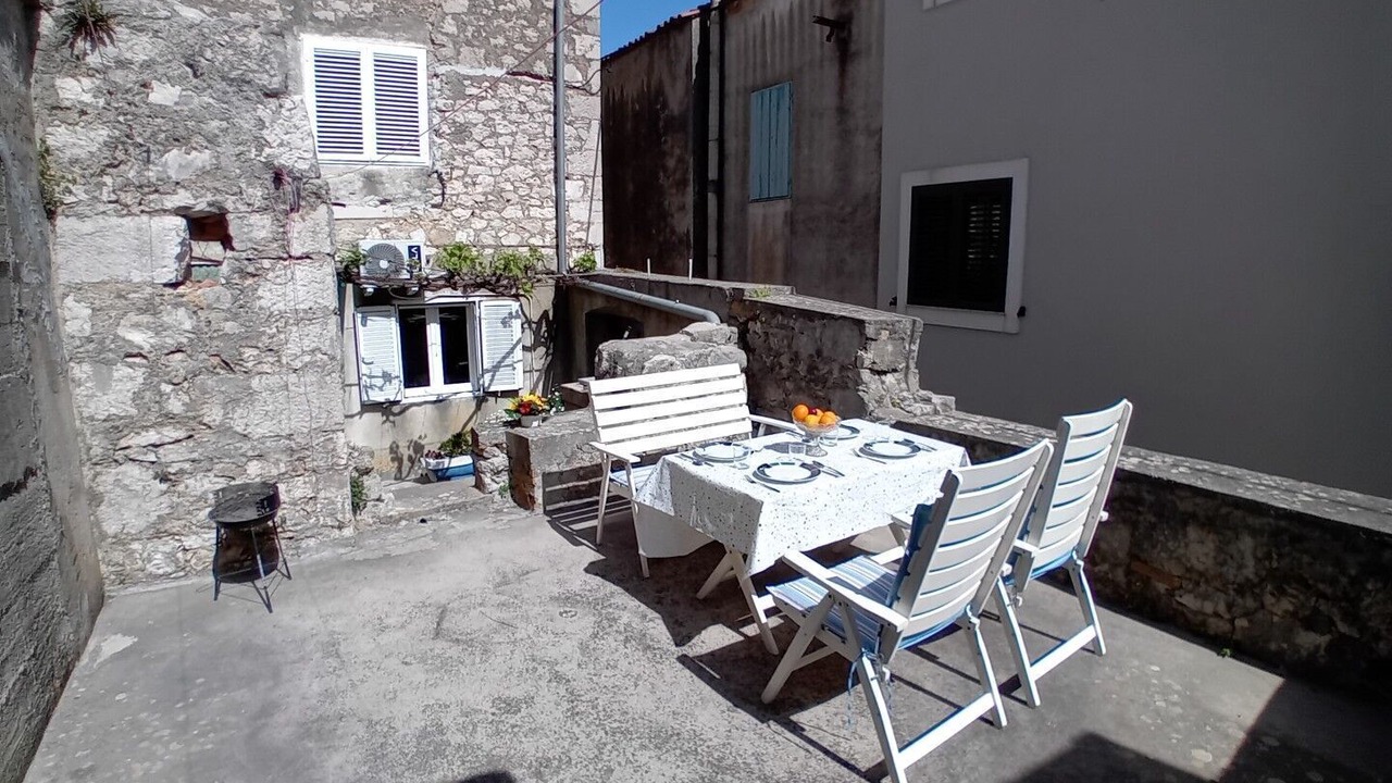 Photo of Outdoor in Iz