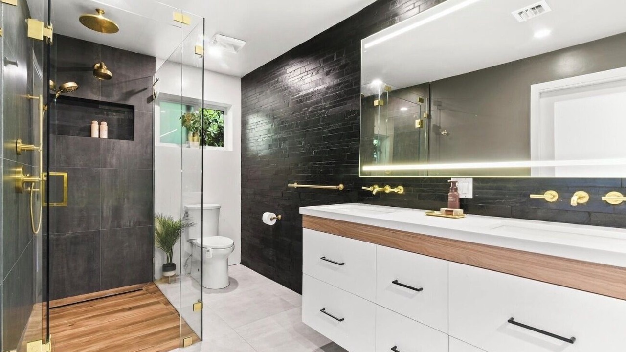 Photo of Bathroom in Lighthouse Point