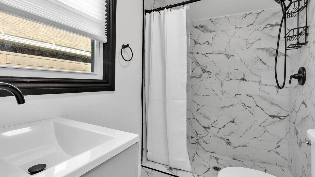 Photo of Bathroom in Niagara Falls