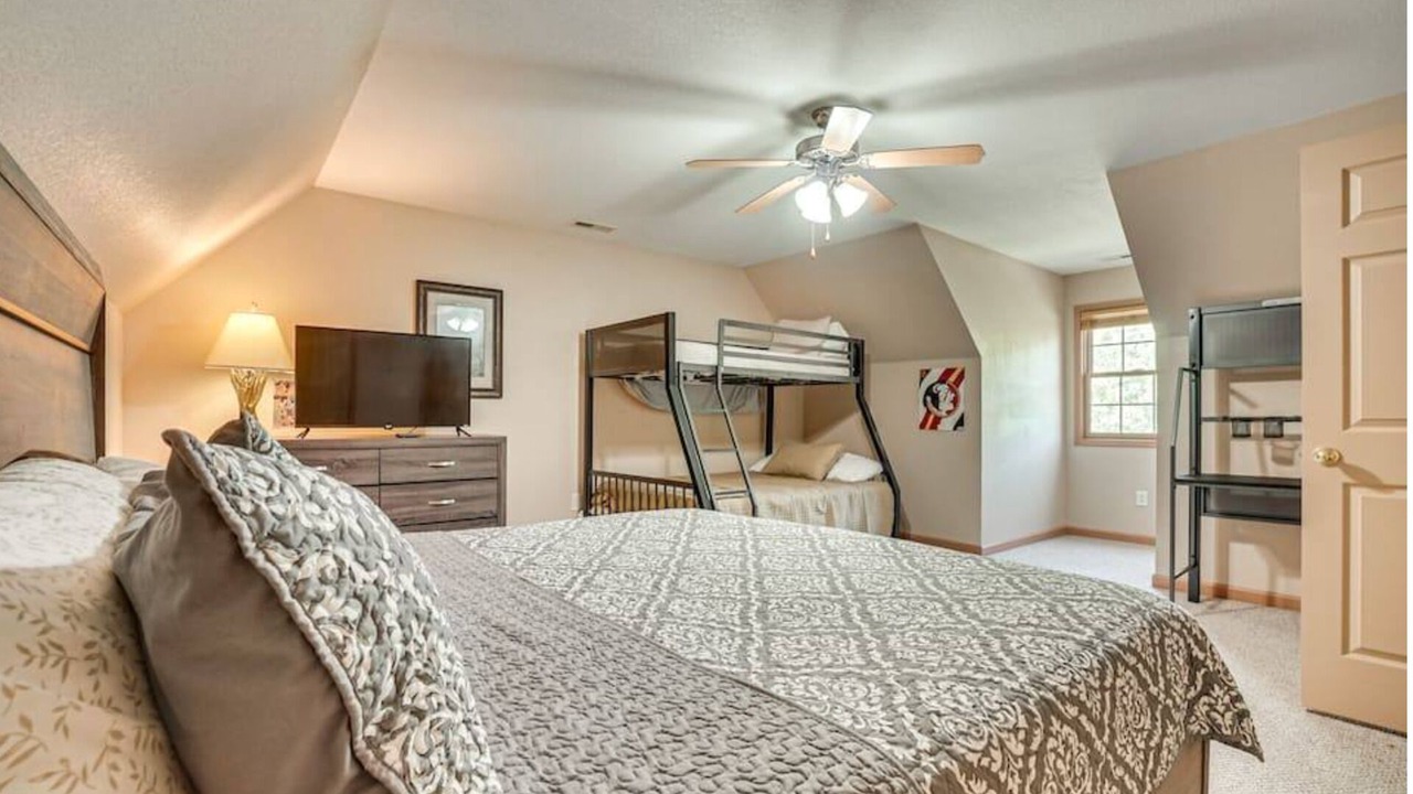 Photo of Bedroom in Hiawassee