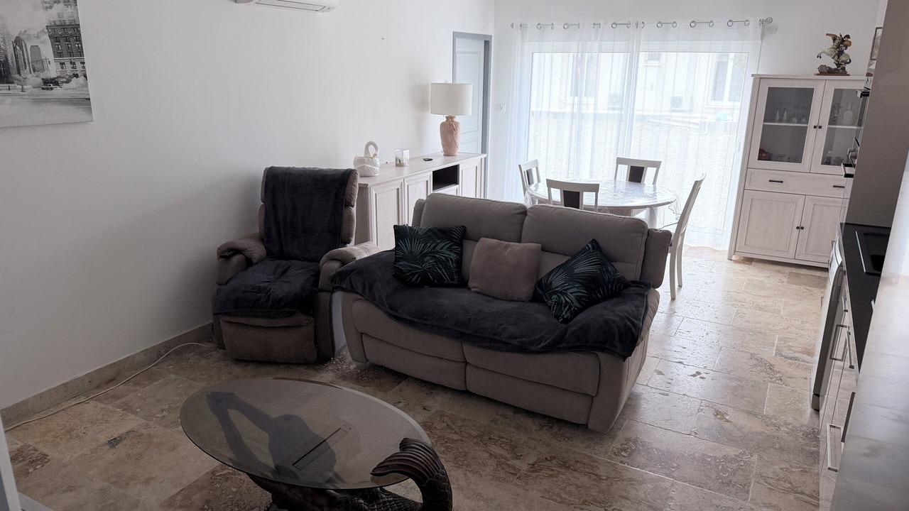 Photo of Livingroom in Saint-Porquier