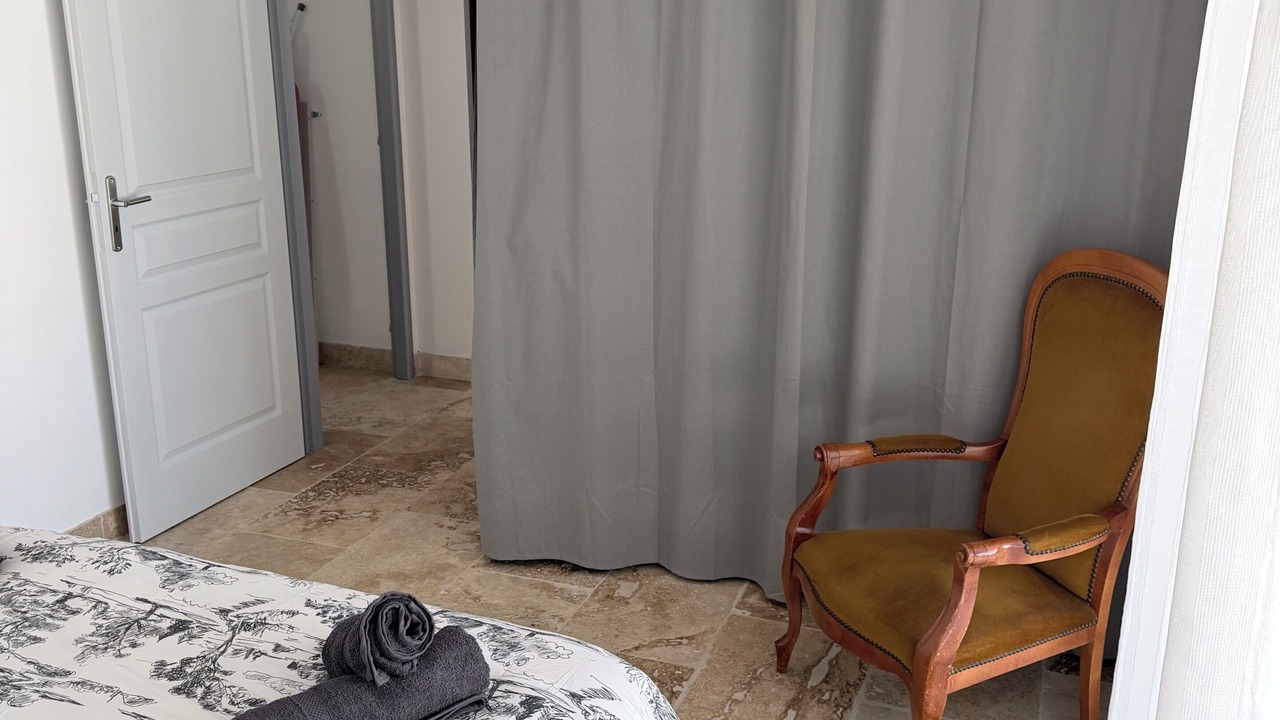 Photo of Bedroom in Saint-Porquier