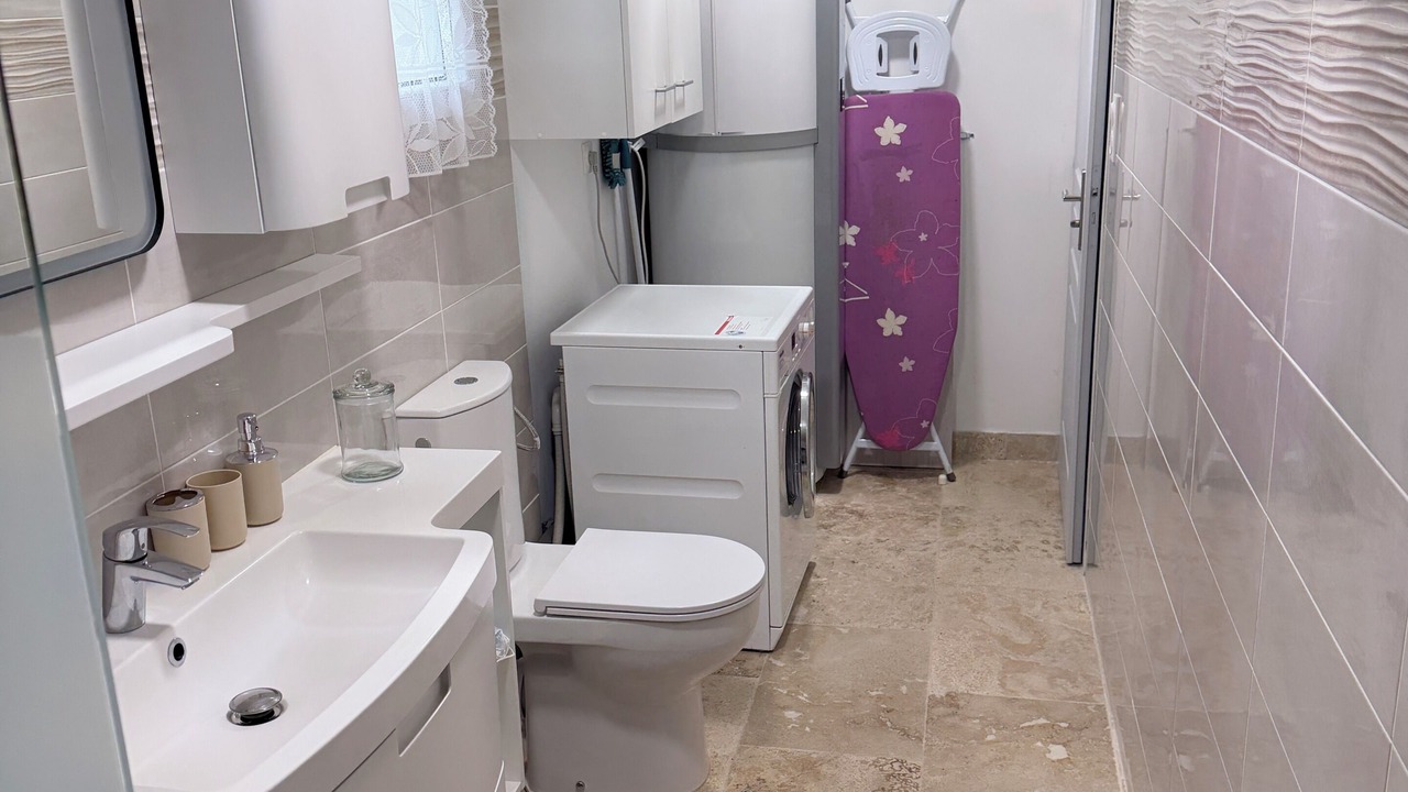 Photo of Bathroom in Saint-Porquier
