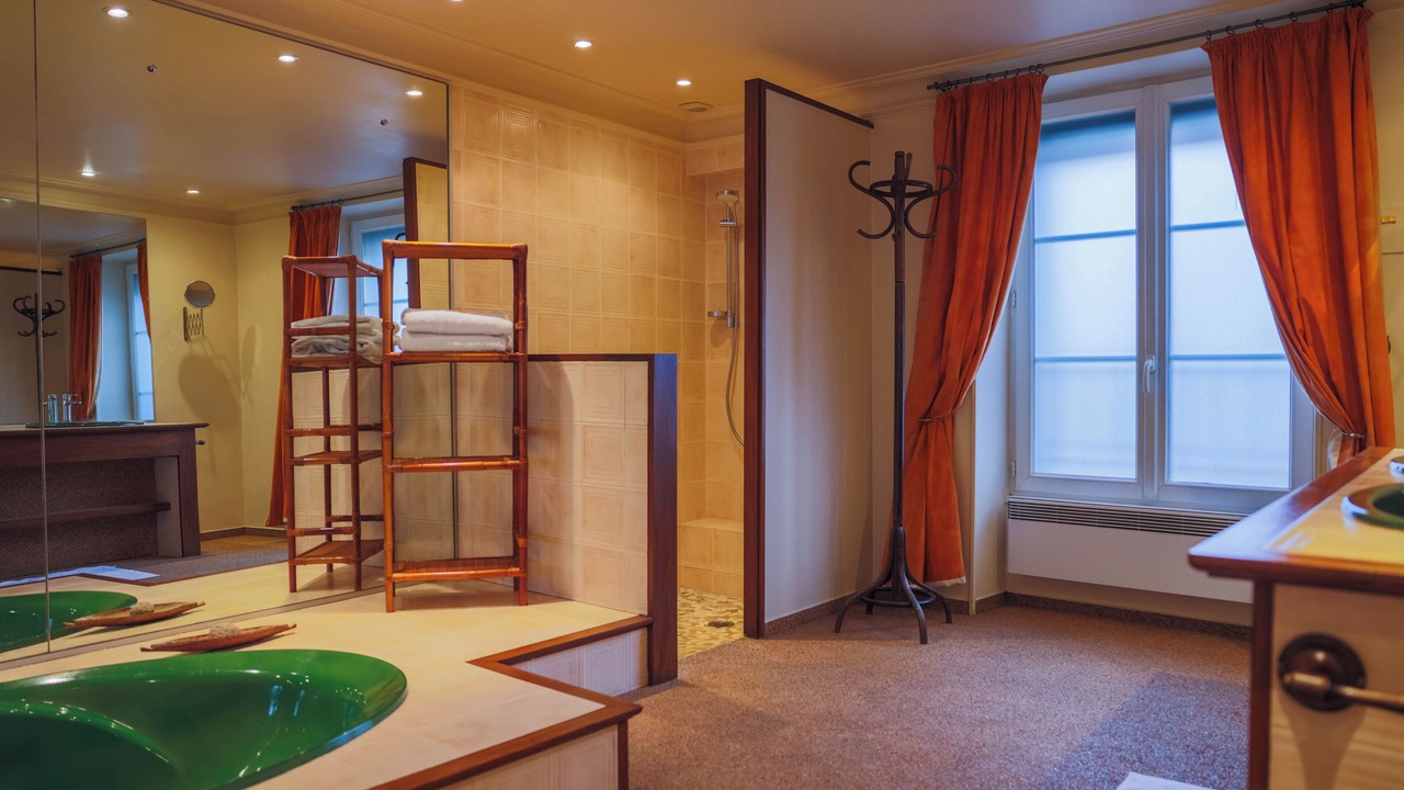 Photo of Bathroom in Genouilly