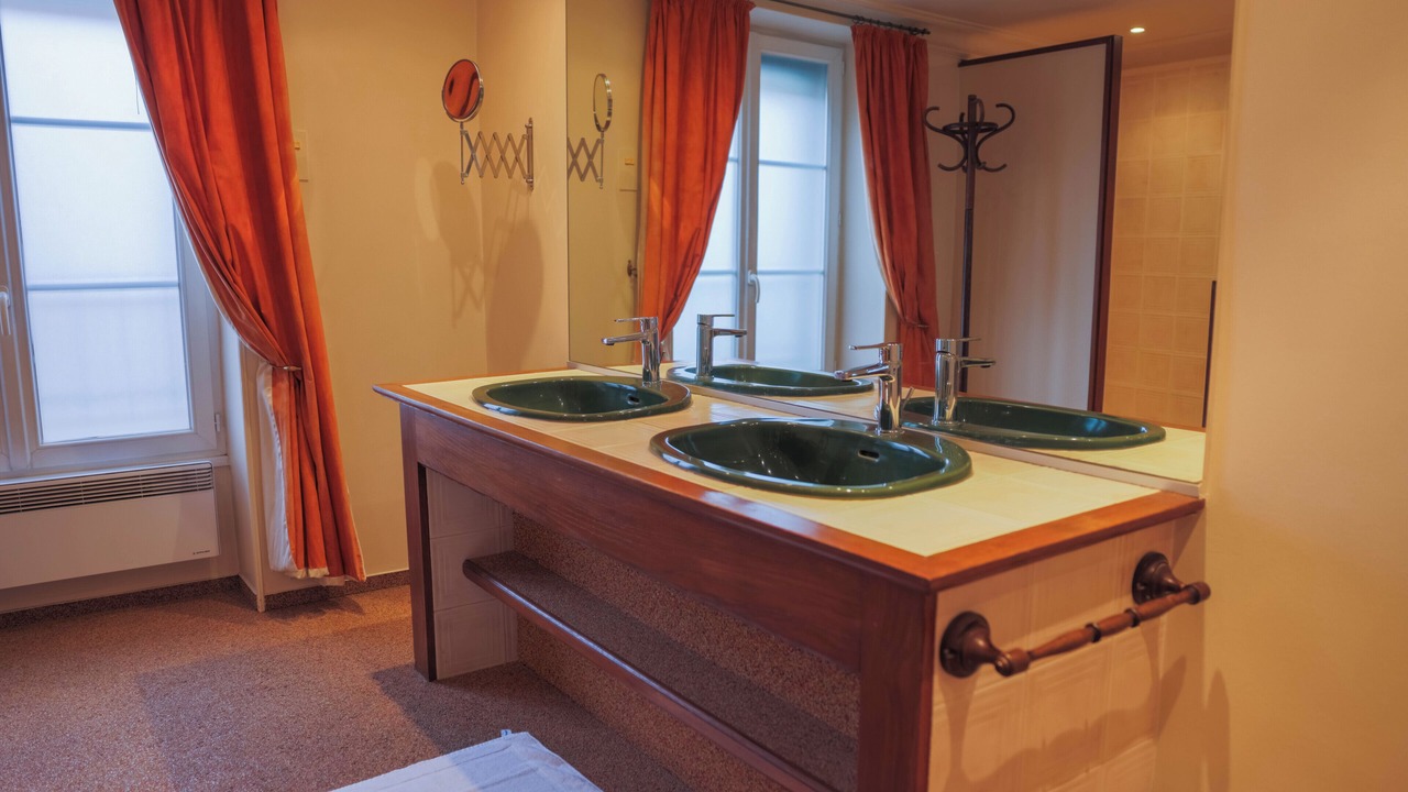 Photo of Bathroom in Genouilly