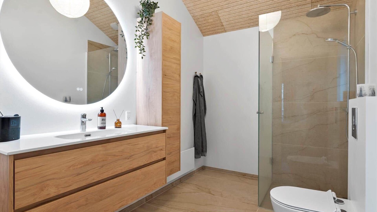 Photo of Bathroom in Hou