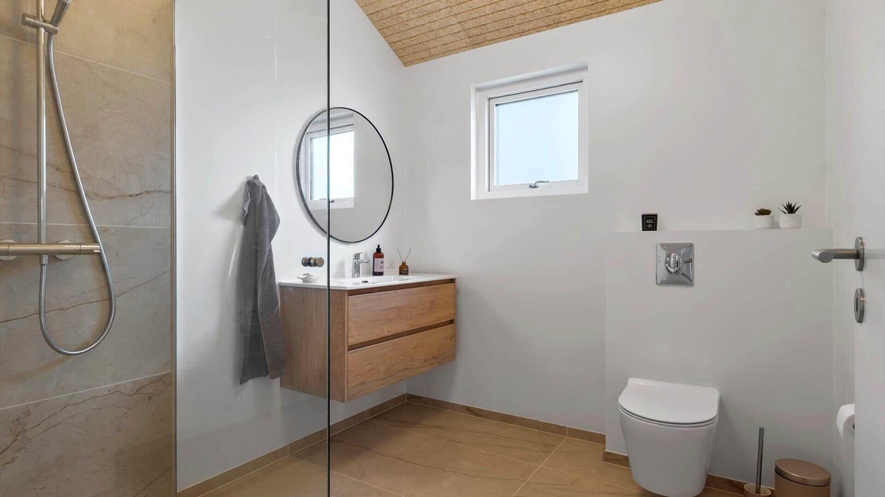 Photo of Bathroom in Hou
