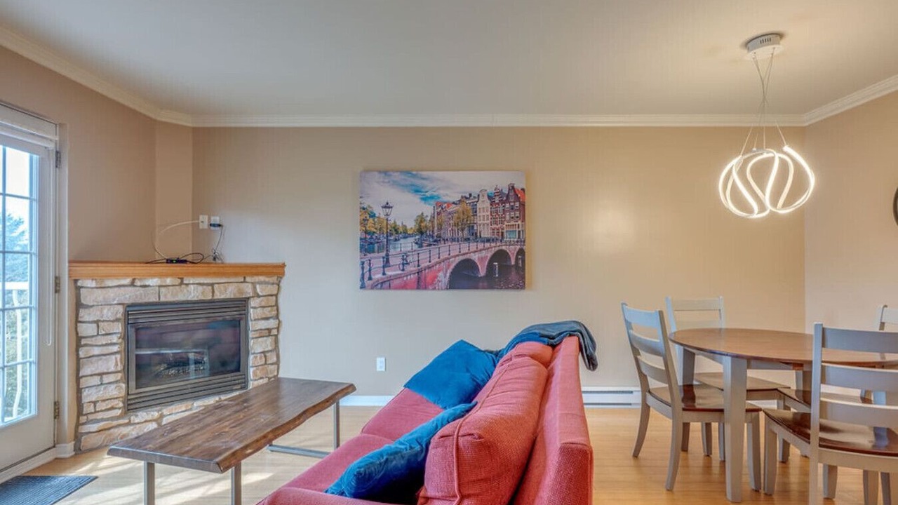 Photo of Livingroom in Piedmont