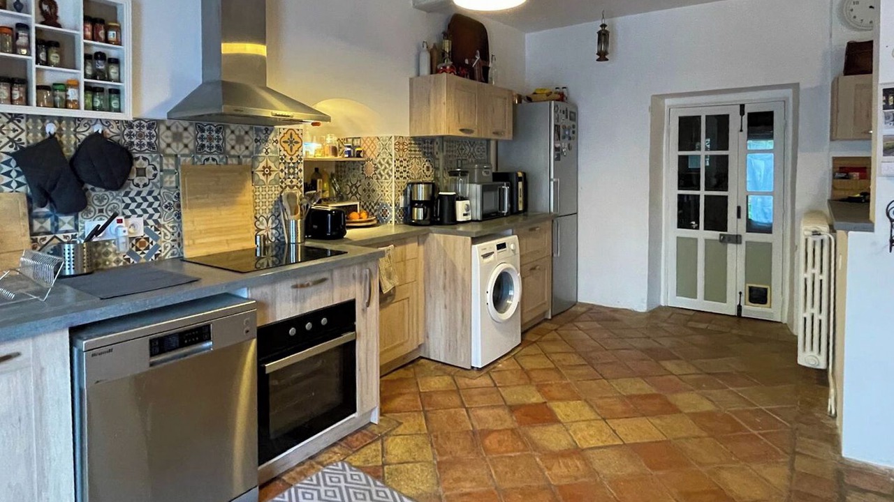 Photo of Kitchen in Claret