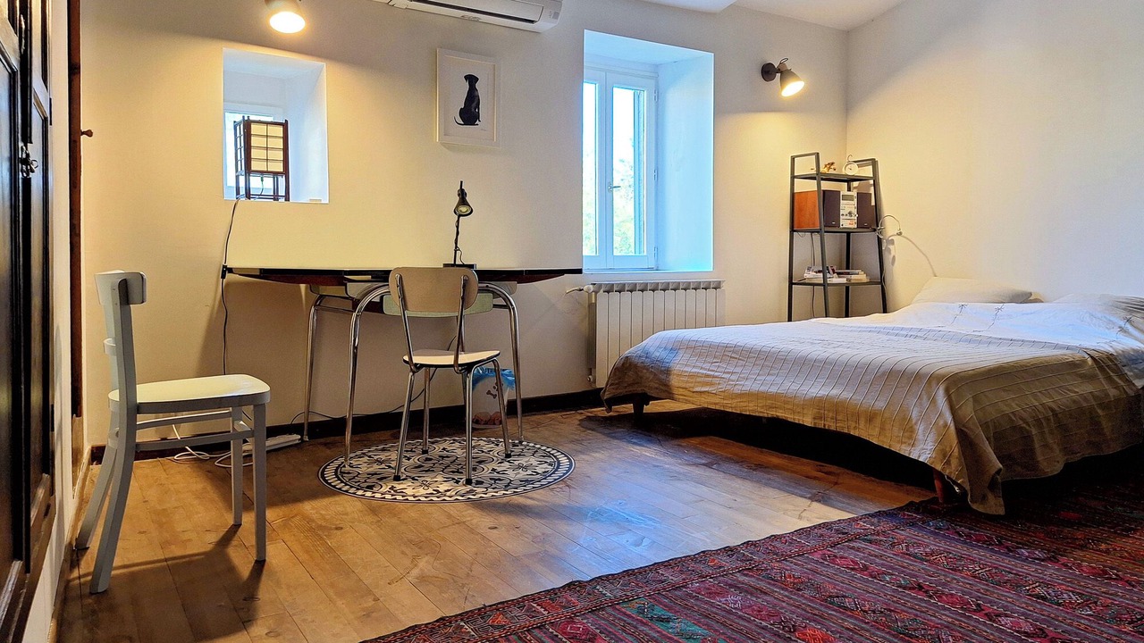 Photo of Bedroom in Claret