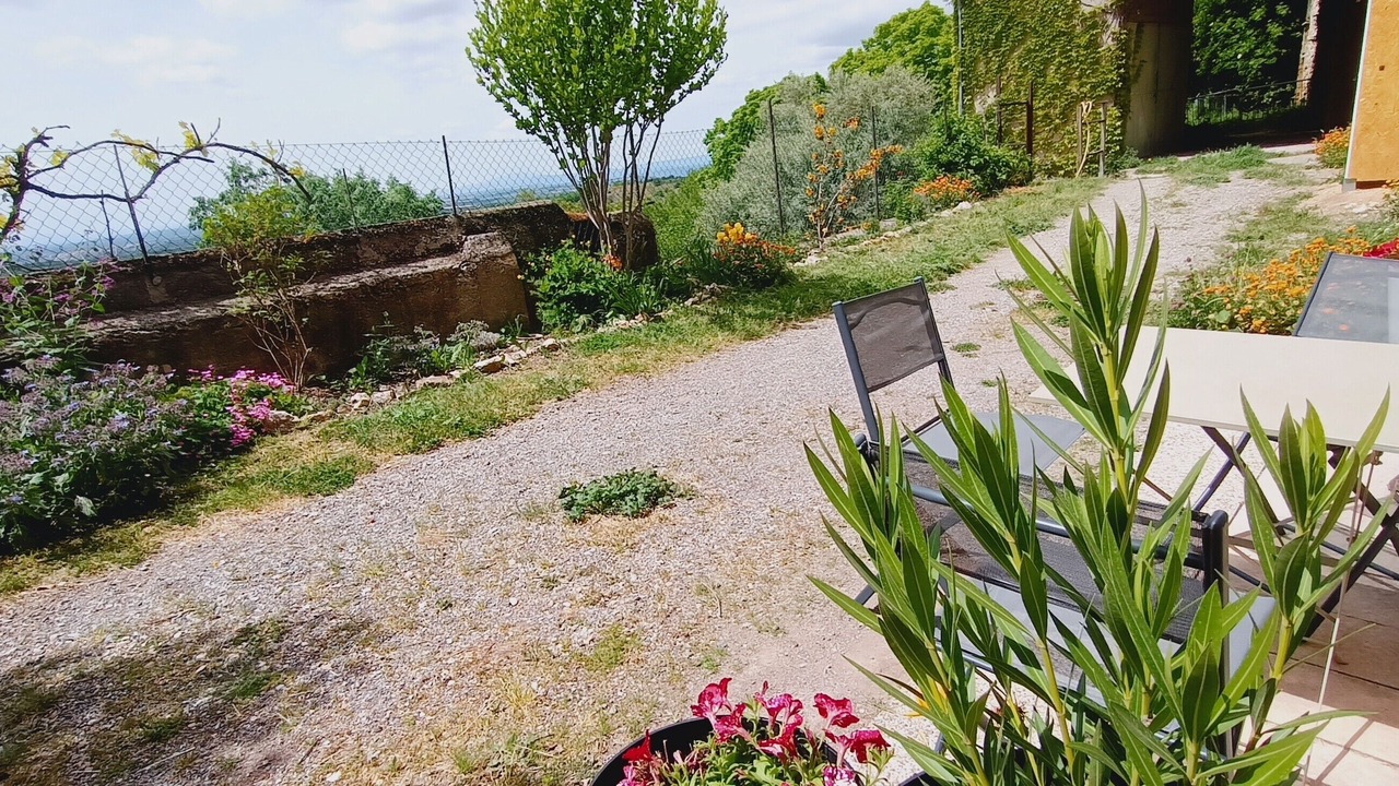 Photo of Patio Balcony in Saint-Jurs