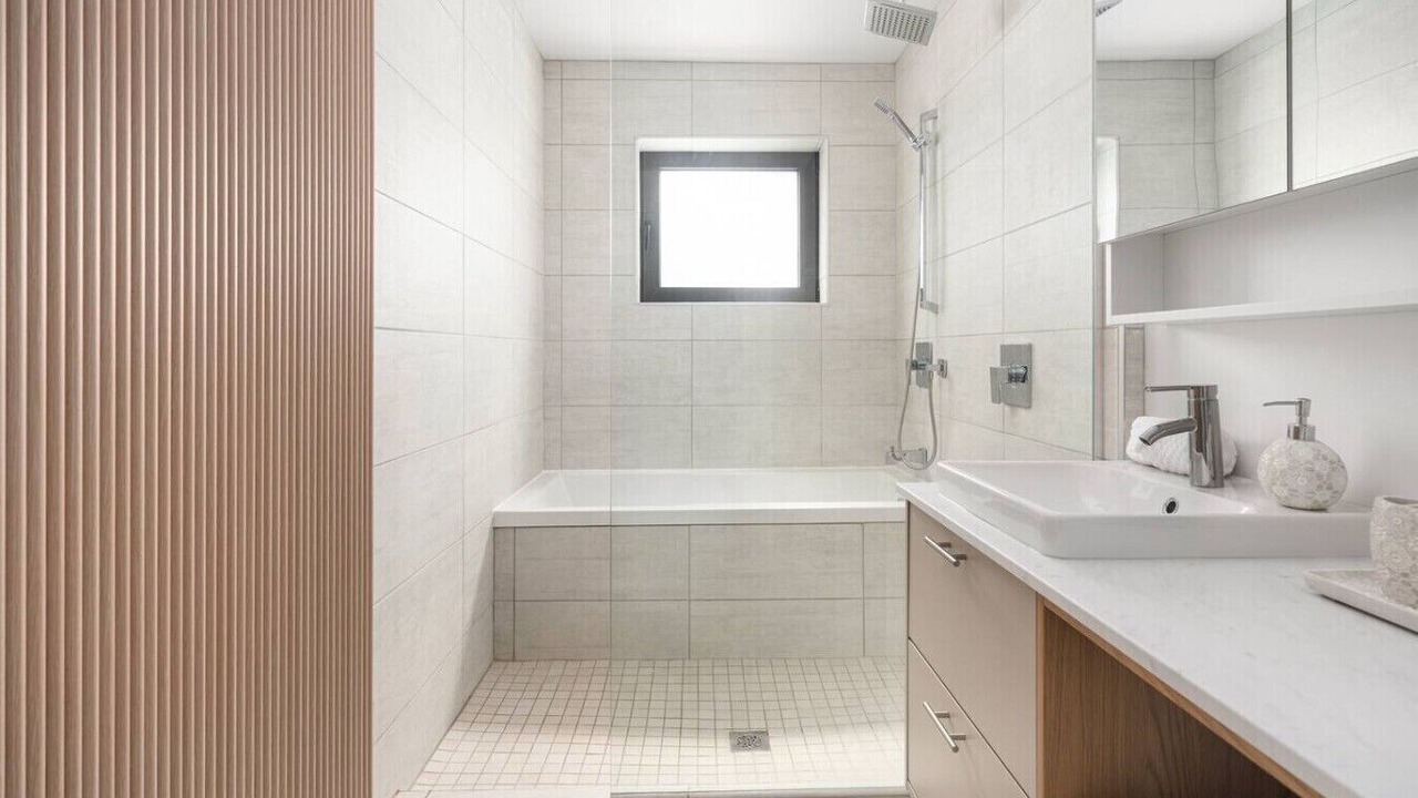 Photo of Bathroom in Laval