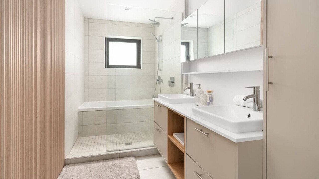 Photo of Bathroom in Laval